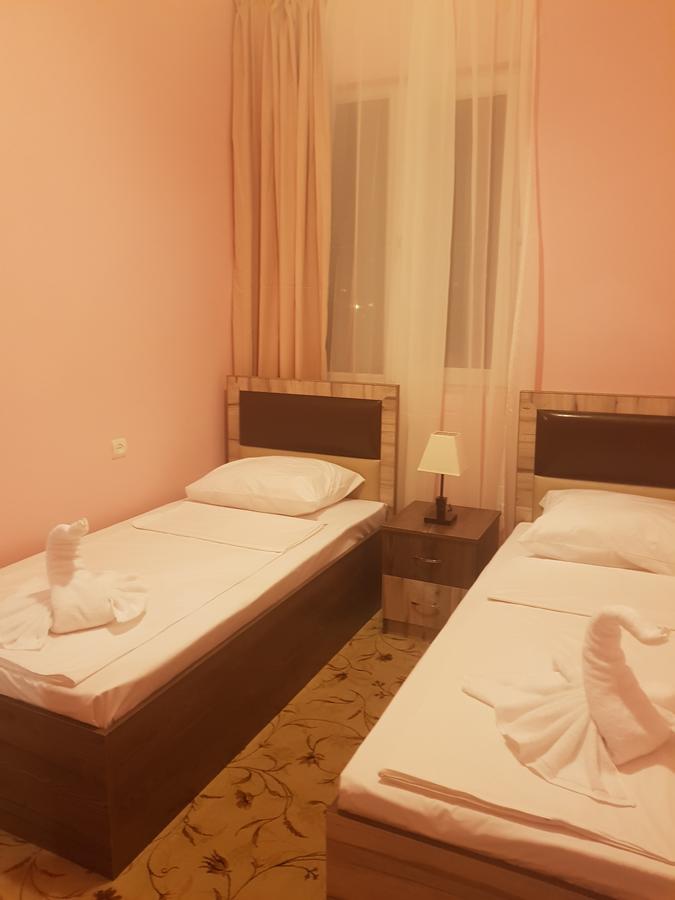 Bloor Hotel Ереван Екстериор снимка