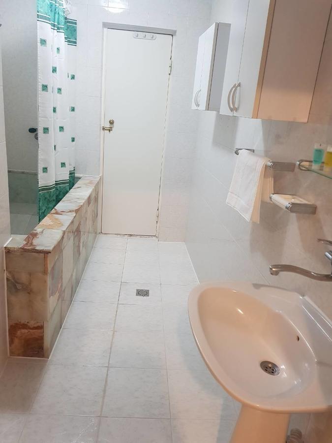 Bloor Hotel Ереван Екстериор снимка