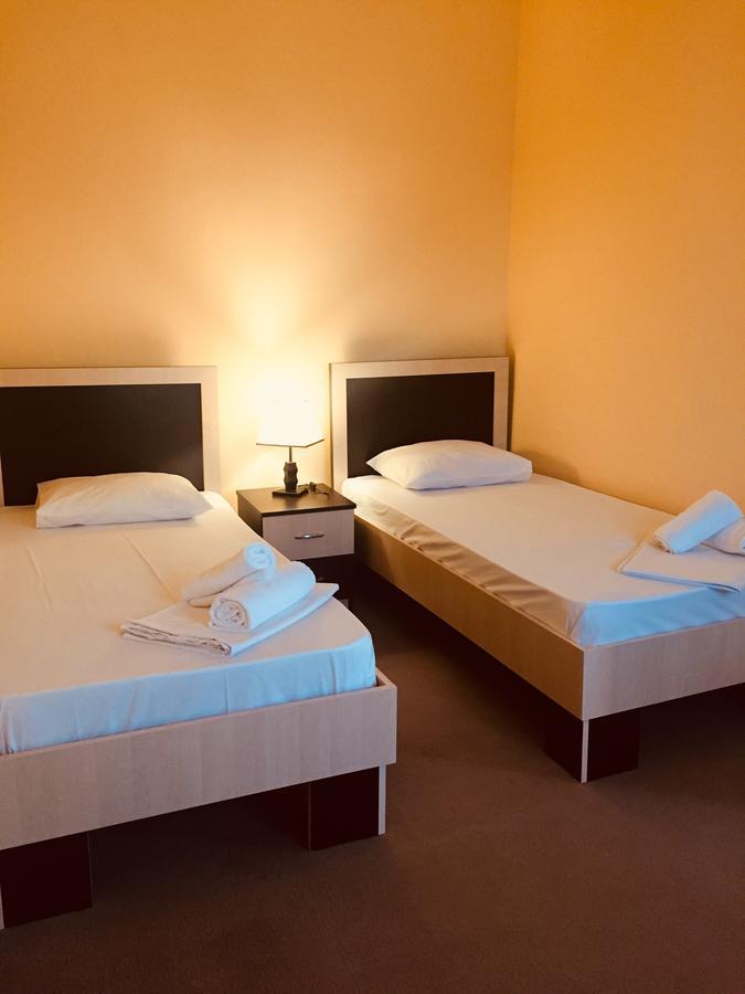 Bloor Hotel Ереван Екстериор снимка